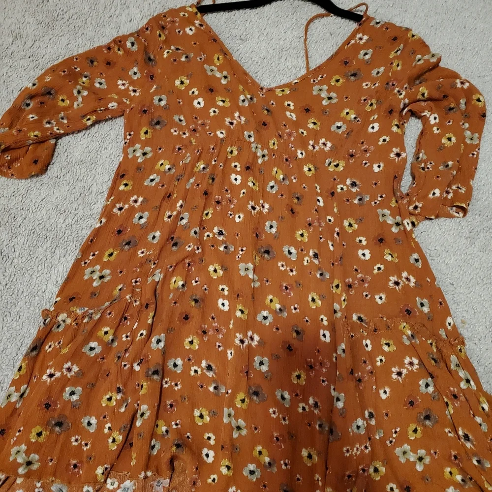 Millibon Floral Mini Dress in Orange and White - Picture 7 of 8